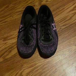 Black and Pink Under Armour Tennis Shoes